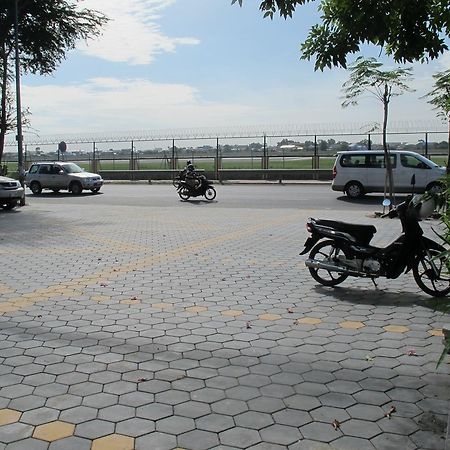 Golden Apple Hotel - Airport Phnom Penh Bagian luar foto