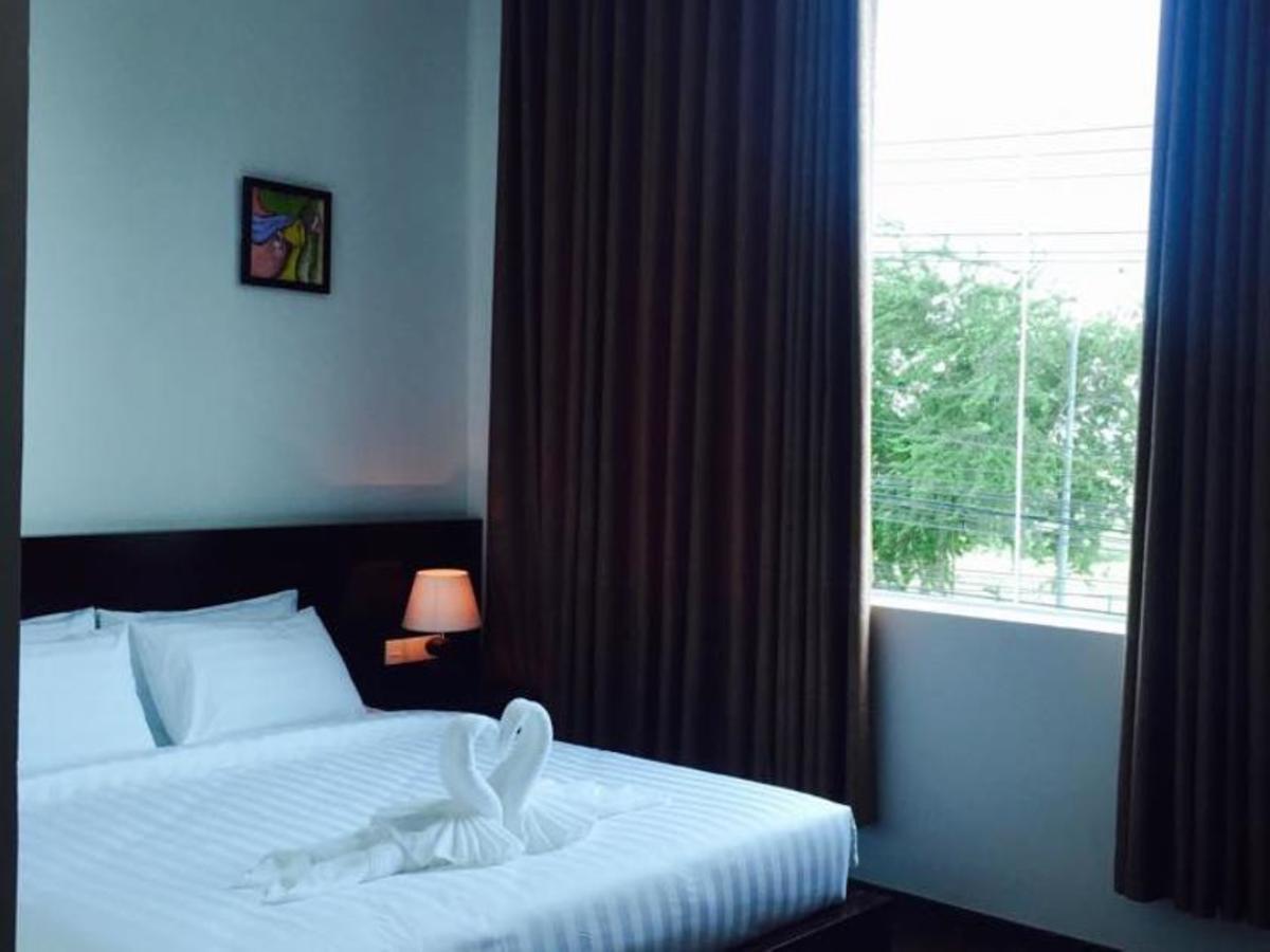 Golden Apple Hotel - Airport Phnom Penh Bagian luar foto