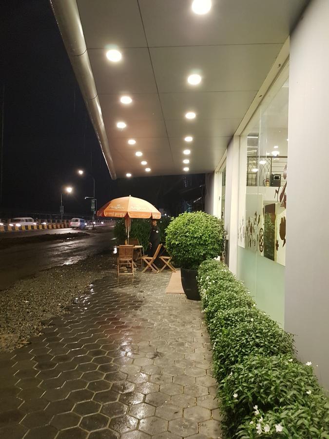 Golden Apple Hotel - Airport Phnom Penh Bagian luar foto